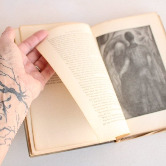 Vintage 1940s Book, Mademoiselle Fifi by Guy De Maupassant, And Other Stories - Picture 9 of 10